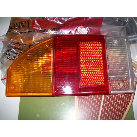 Plastica fanale dx Lancia Beta 82368086